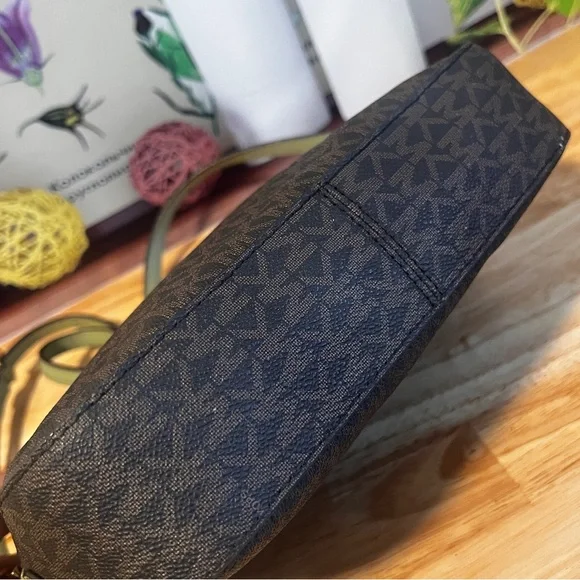 Michael Kors Jet Set Brown & Sage Green Signature Crossbody Bag - Picture 9 of 15